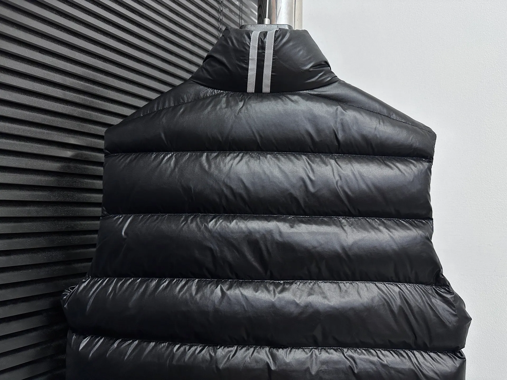 P560 [Canada Goose] CROFTON light down vest R water-repellent treatment Winall windproof fabric 700-fill down capacity Original molding Detailed production The upper body effect is stunning Exclusively available on the Xiaohongshu purchasing platform The highest version on the market Code number: XS-XXL